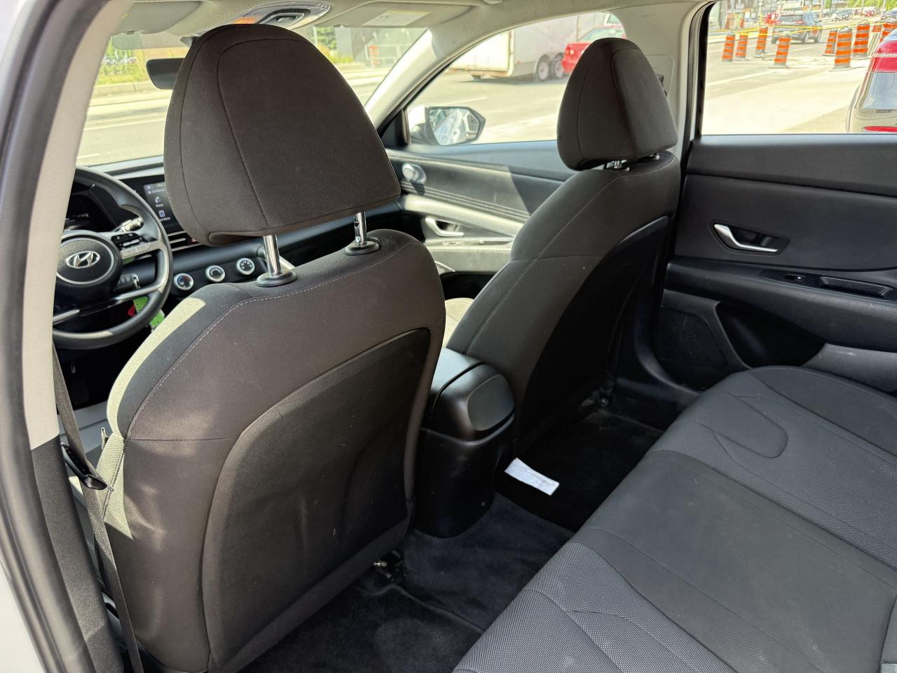 2022 Hyundai Elantra | APPLE CARPLAY | BACK UP CAMERA | - Photo #35