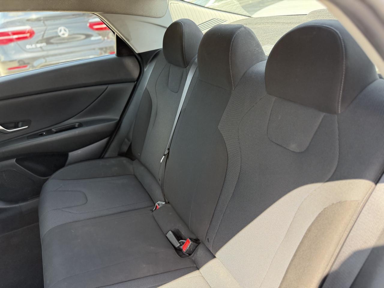 2022 Hyundai Elantra | APPLE CARPLAY | BACK UP CAMERA | - Photo #37