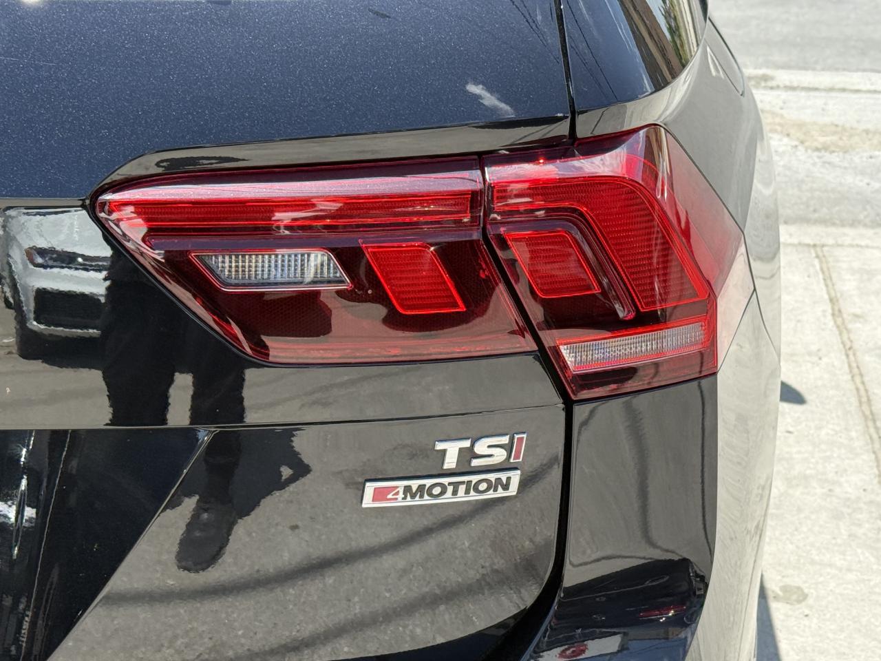 2018 Volkswagen Tiguan HIGHLINE | 4MOTION | PREMIUM | LOADED - Photo #11