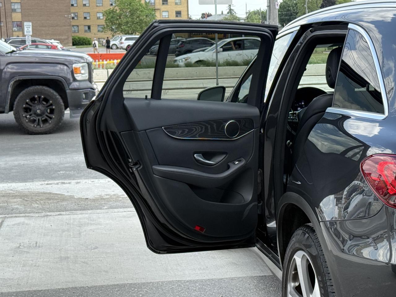 2021 Mercedes-Benz GLC-Class PREMIUM | NAVI | PANO  LOADED - Photo #37