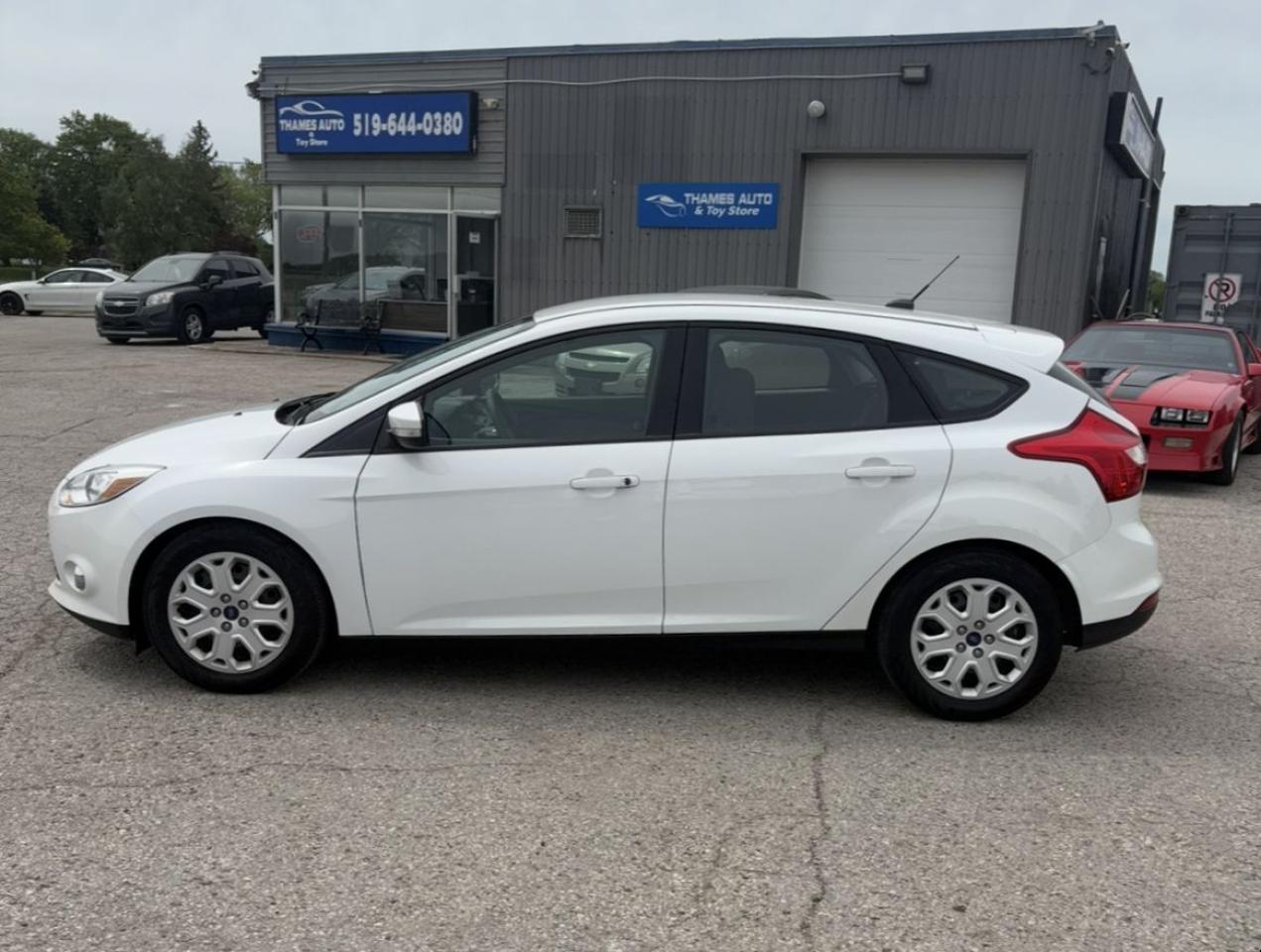 2012 Ford Focus SE - Photo #2