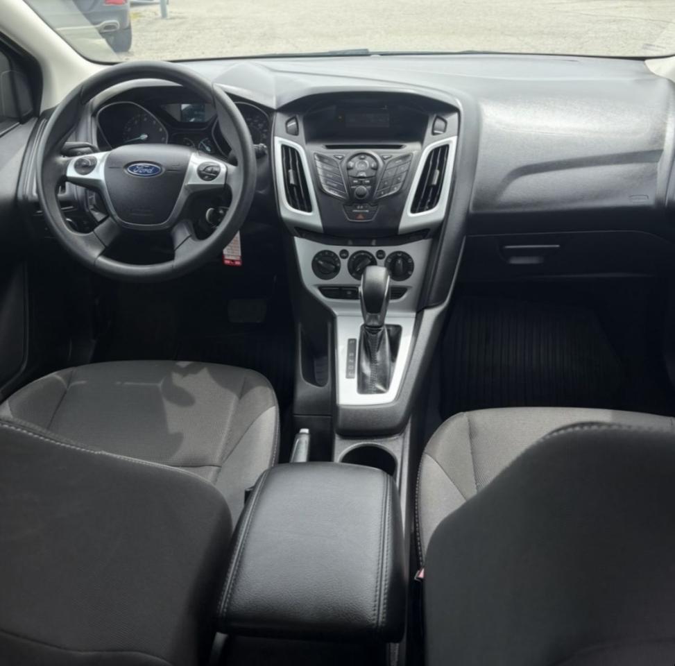 2012 Ford Focus SE - Photo #15