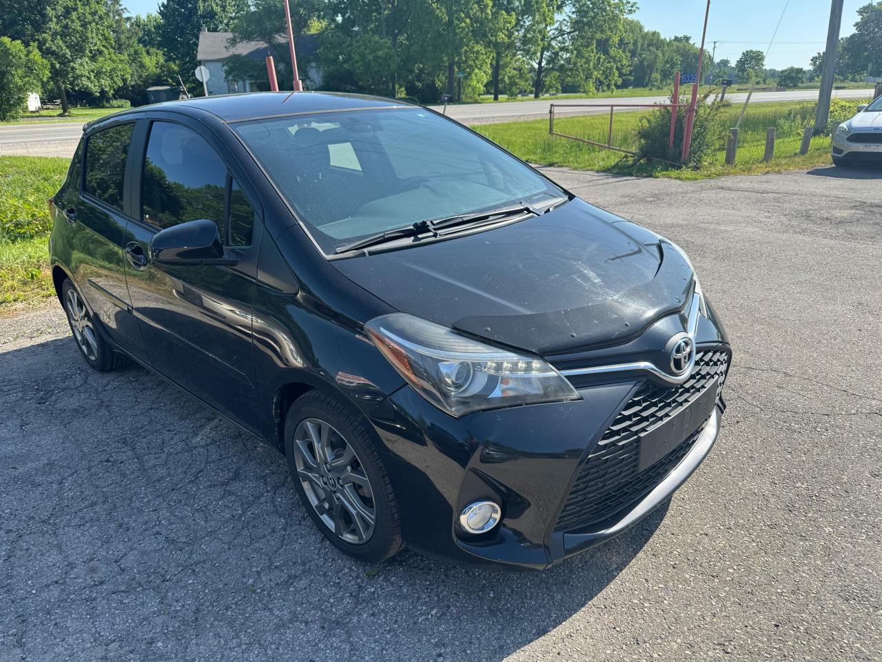 2015 Toyota Yaris SE - Photo #2