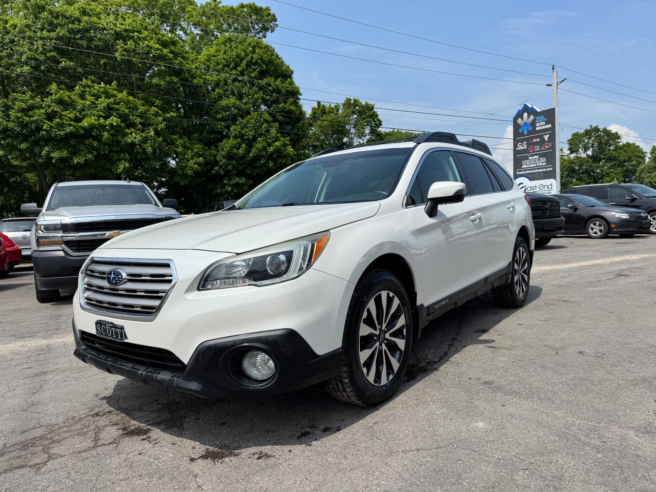 2015 Subaru Outback 2.5i w/Limited & Tech Pkg - Photo #3