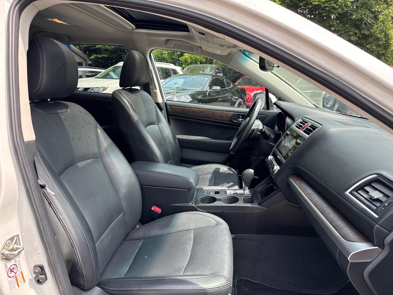 2015 Subaru Outback 2.5i w/Limited & Tech Pkg - Photo #9