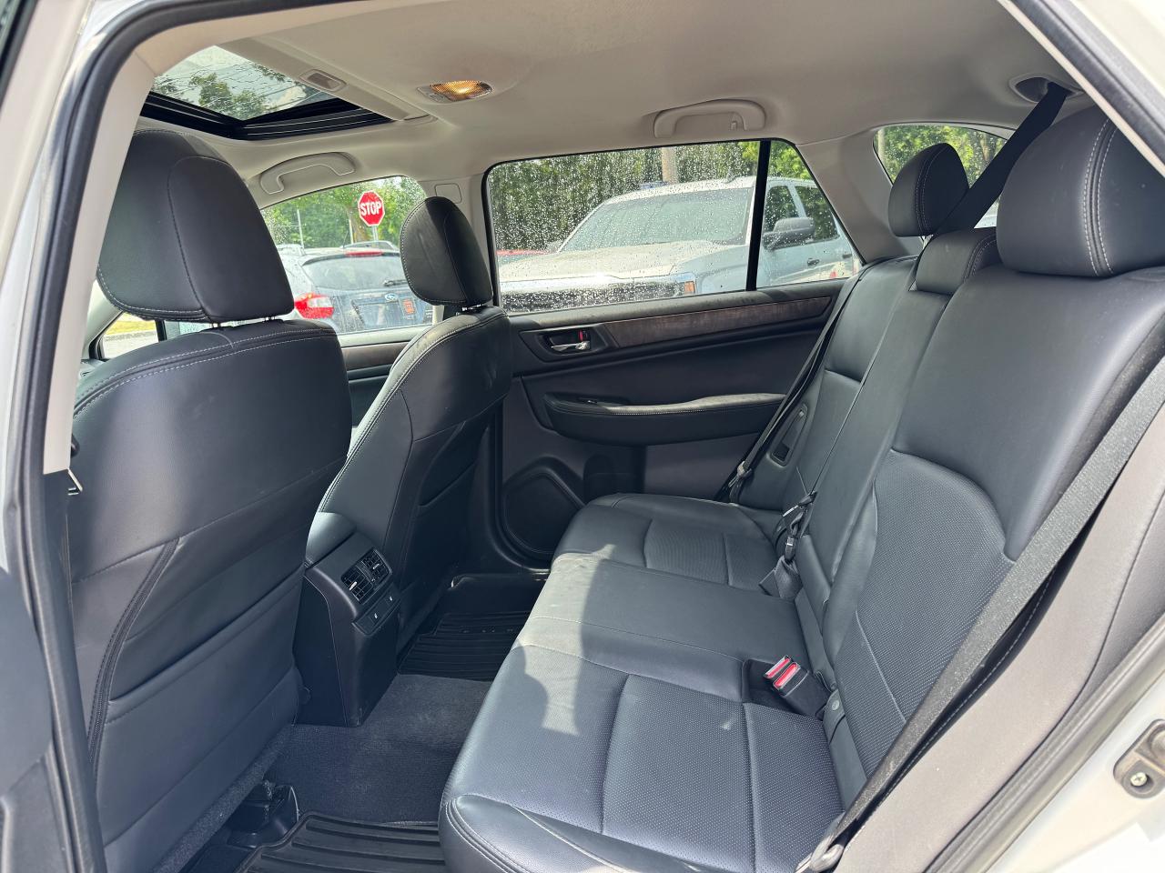 2015 Subaru Outback 2.5i w/Limited & Tech Pkg - Photo #11