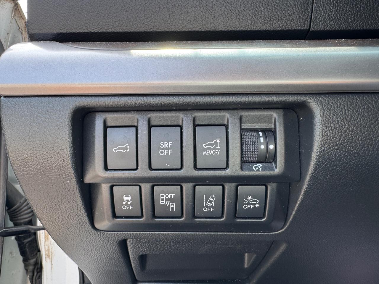 2015 Subaru Outback 2.5i w/Limited & Tech Pkg - Photo #17