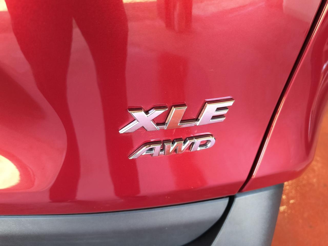 2021 Toyota RAV4 XLE Photo