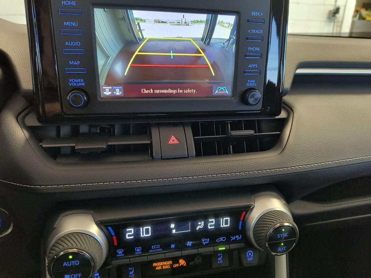 2021 Toyota RAV4 XLE Photo