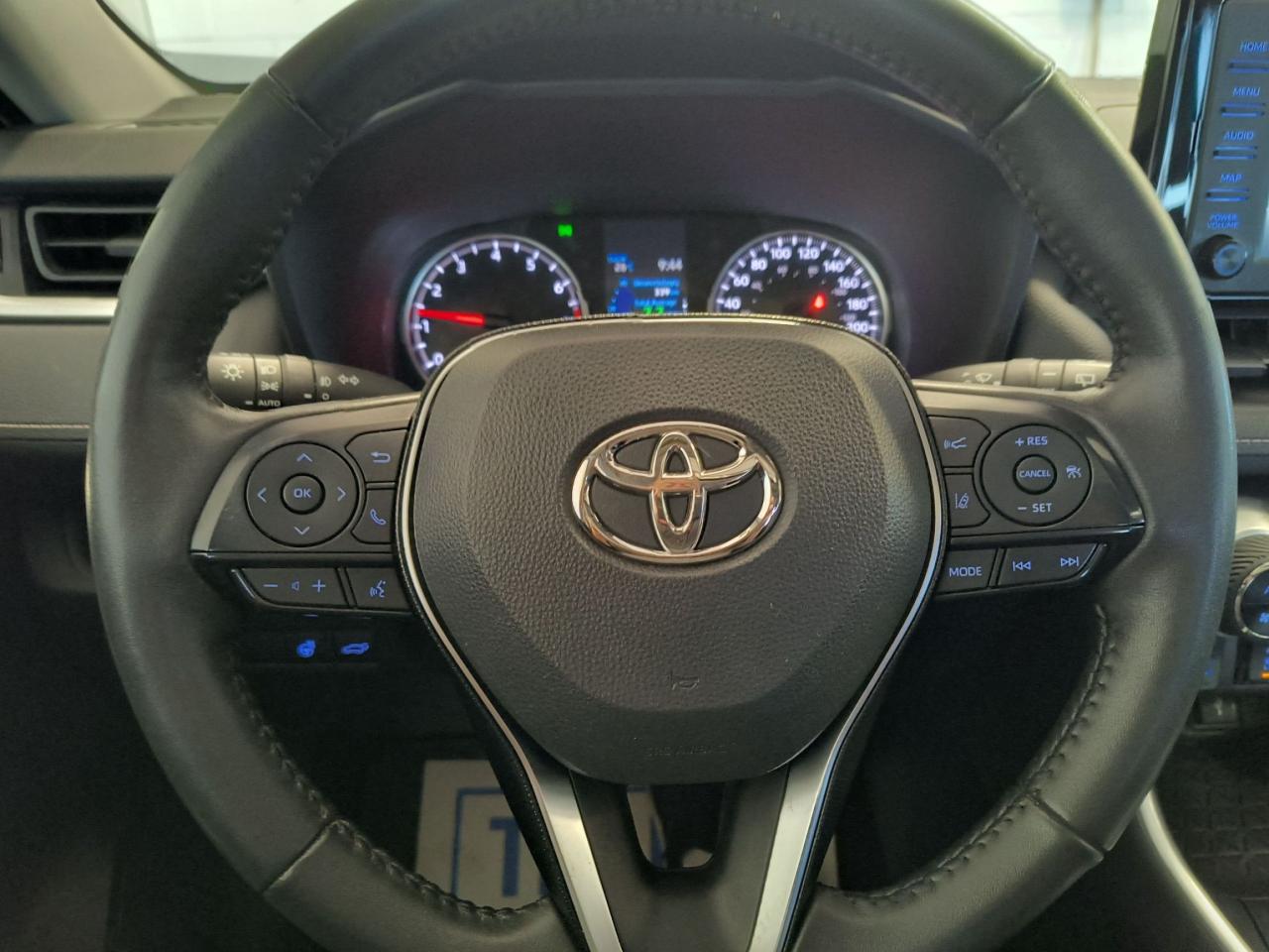 2021 Toyota RAV4 XLE Photo