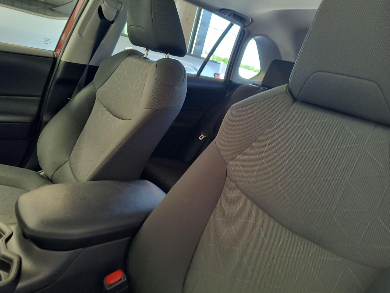 2021 Toyota RAV4 XLE Photo