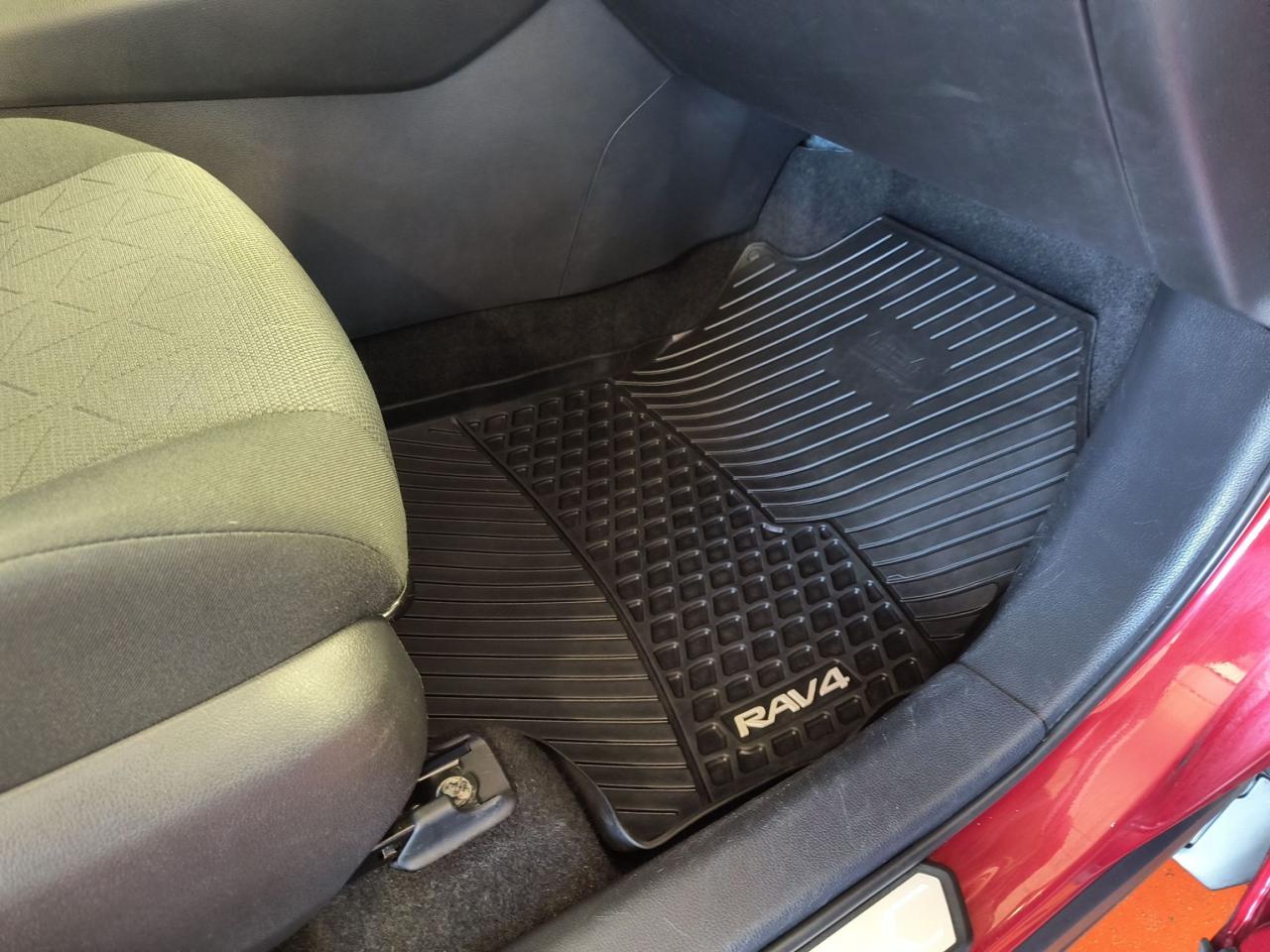 2021 Toyota RAV4 XLE Photo