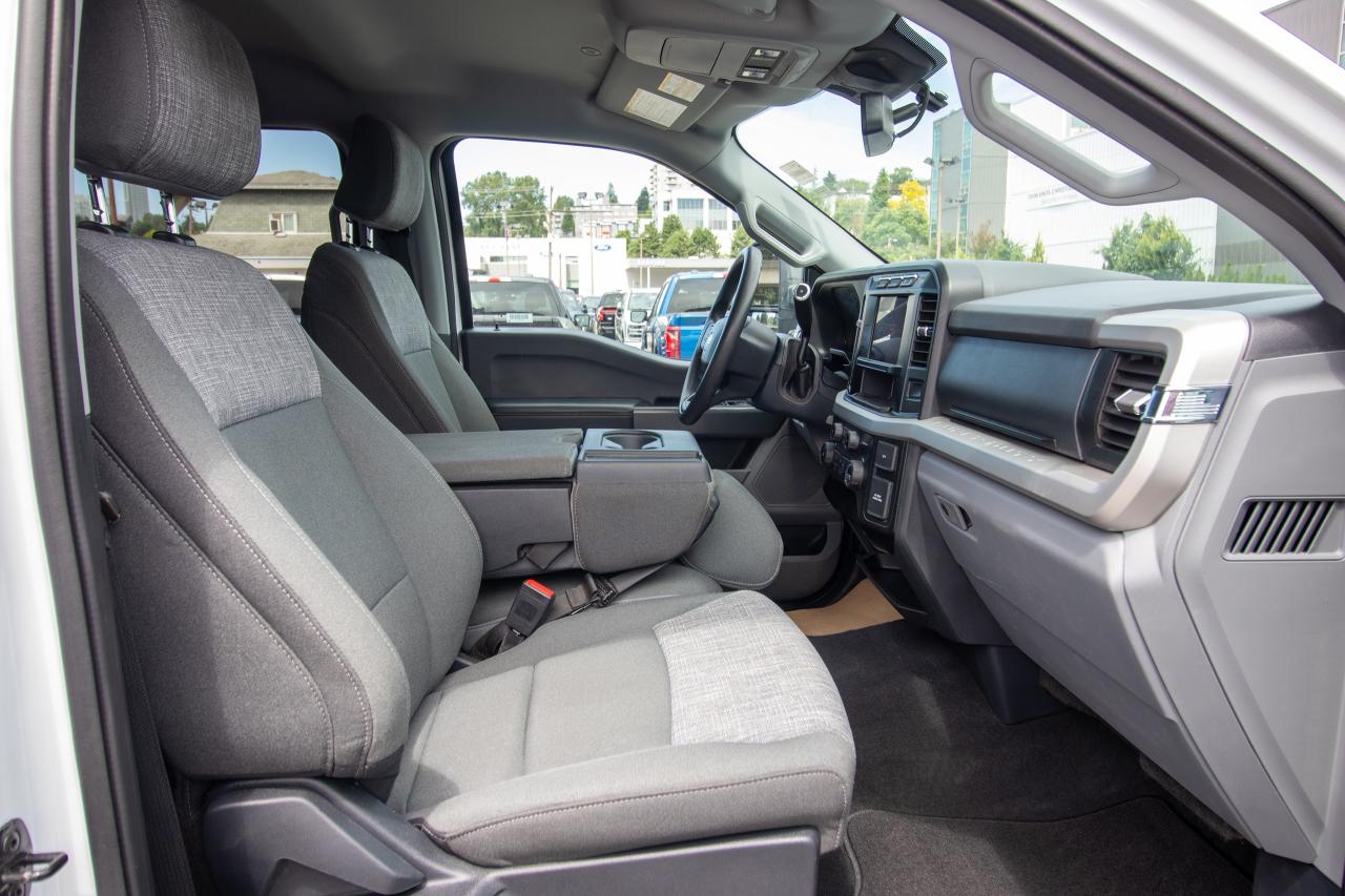 2023 Ford F-350 XLT 4WD Crew Cab 8' Box Photo5