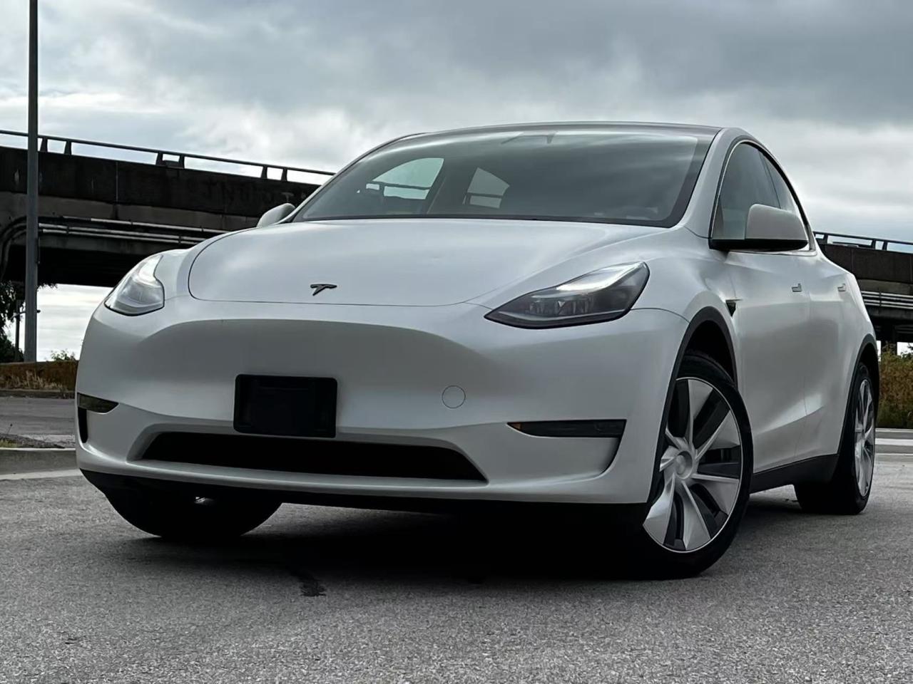 Used 2023 Tesla Model Y RWD/ NO ACCIDENT/ BC LOCAL for sale in Richmond, BC