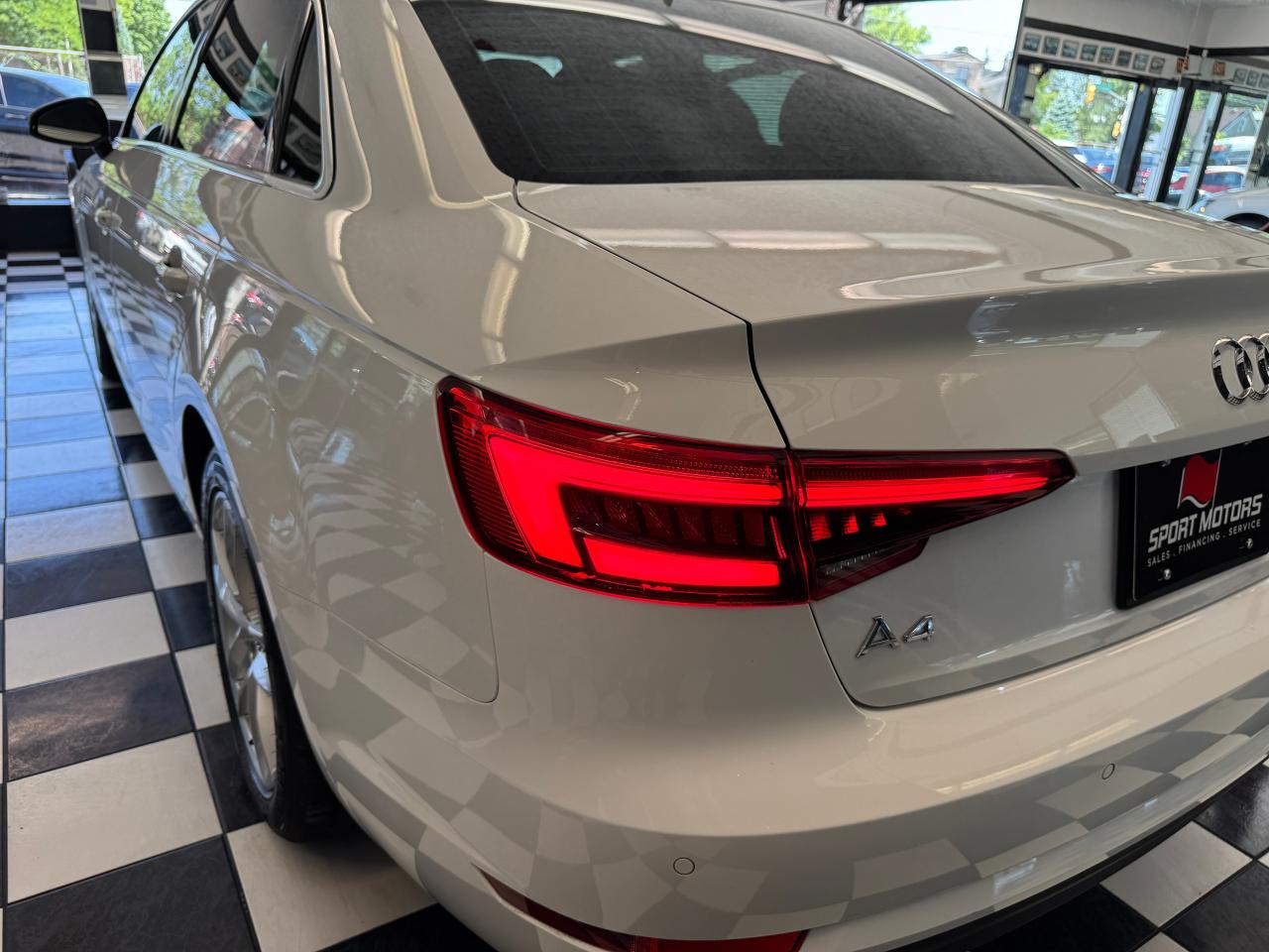 2017 Audi A4 Komfort Quattro+New Tires+ApplePlay+CLEAN CARFAX Photo99