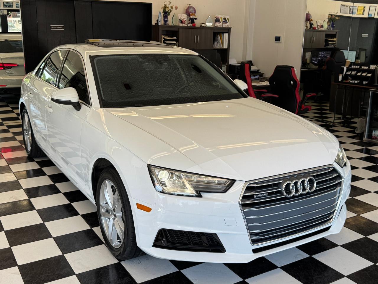 2017 Audi A4 Komfort Quattro+New Tires+ApplePlay+CLEAN CARFAX Photo70