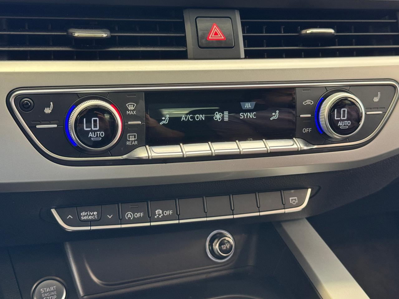 2017 Audi A4 Komfort Quattro+New Tires+ApplePlay+CLEAN CARFAX Photo93