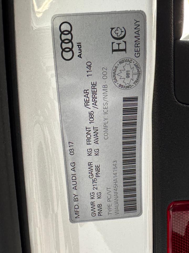 2017 Audi A4 Komfort Quattro+New Tires+ApplePlay+CLEAN CARFAX Photo102