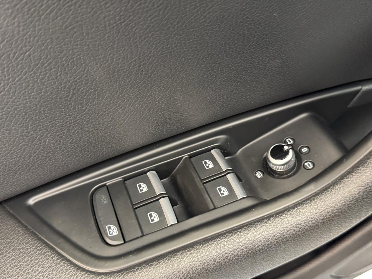 2017 Audi A4 Komfort Quattro+New Tires+ApplePlay+CLEAN CARFAX Photo110