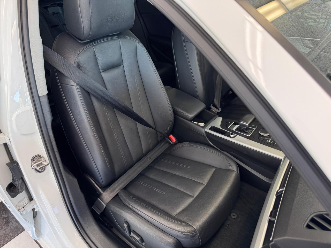 2017 Audi A4 Komfort Quattro+New Tires+ApplePlay+CLEAN CARFAX Photo84