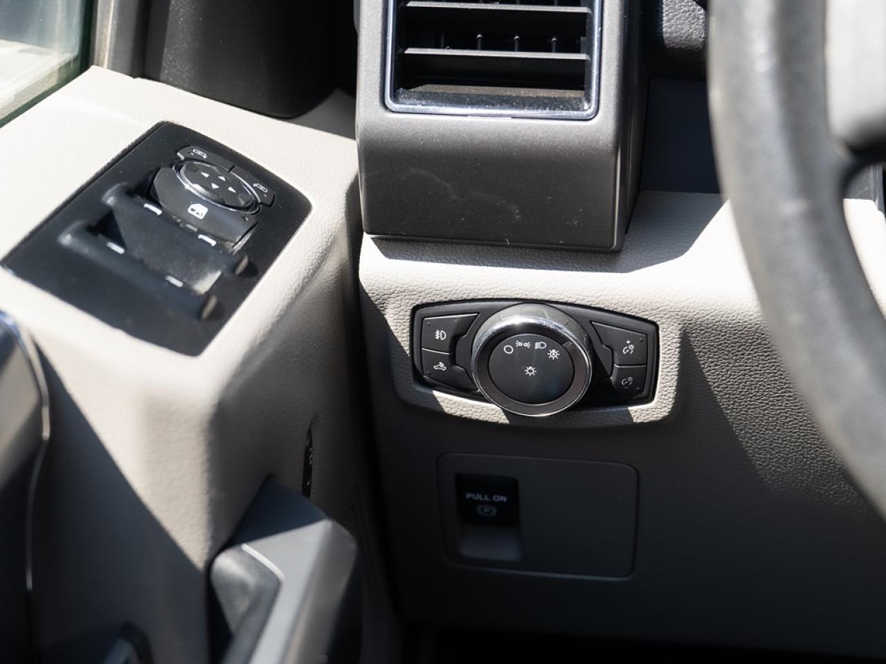 2018 Ford F-150 XLT 3.3L Photo11