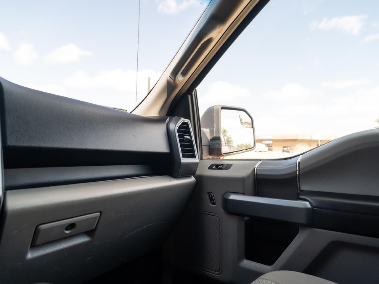 2018 Ford F-150 XLT 3.3L Photo14