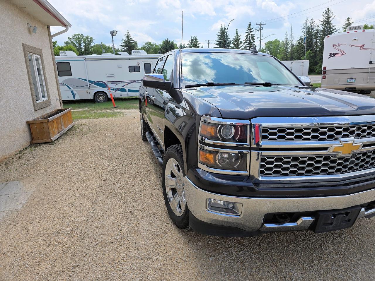2015 Chevrolet Silverado 1500 LTZ | Crew Cab| Leather| - Photo #3