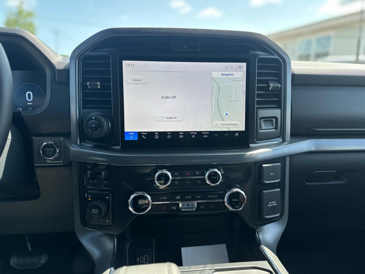2025 Ford F-150 XLT 4WD SuperCrew 5.5' Box Photo5
