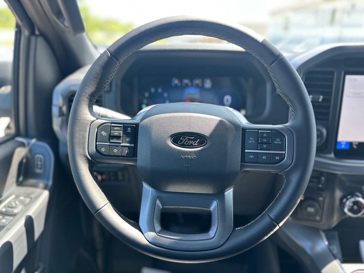 2025 Ford F-150 XLT 4WD SuperCrew 5.5' Box Photo5