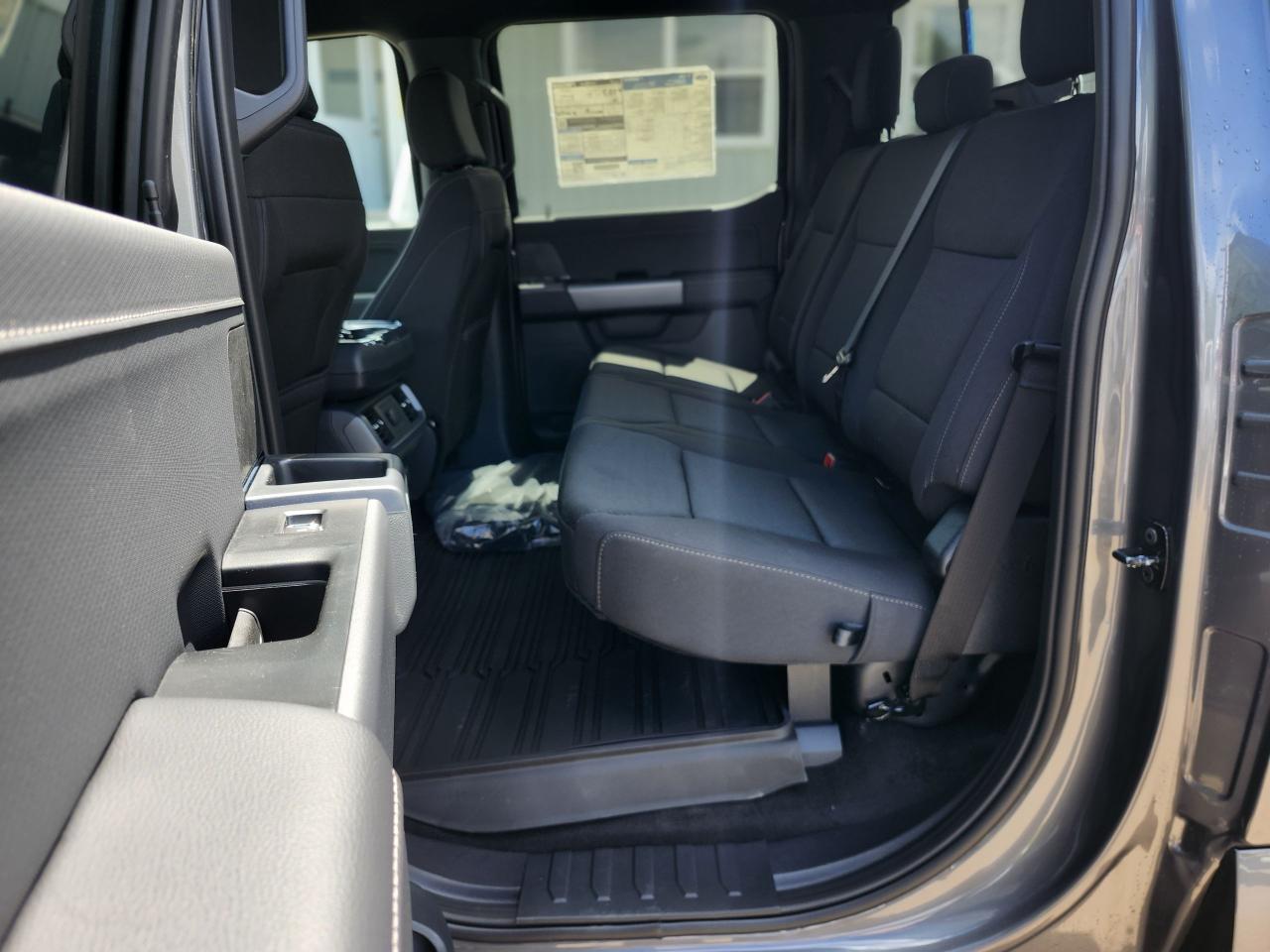2025 Ford F-150 XLT 4WD SuperCrew 5.5' Box Photo5