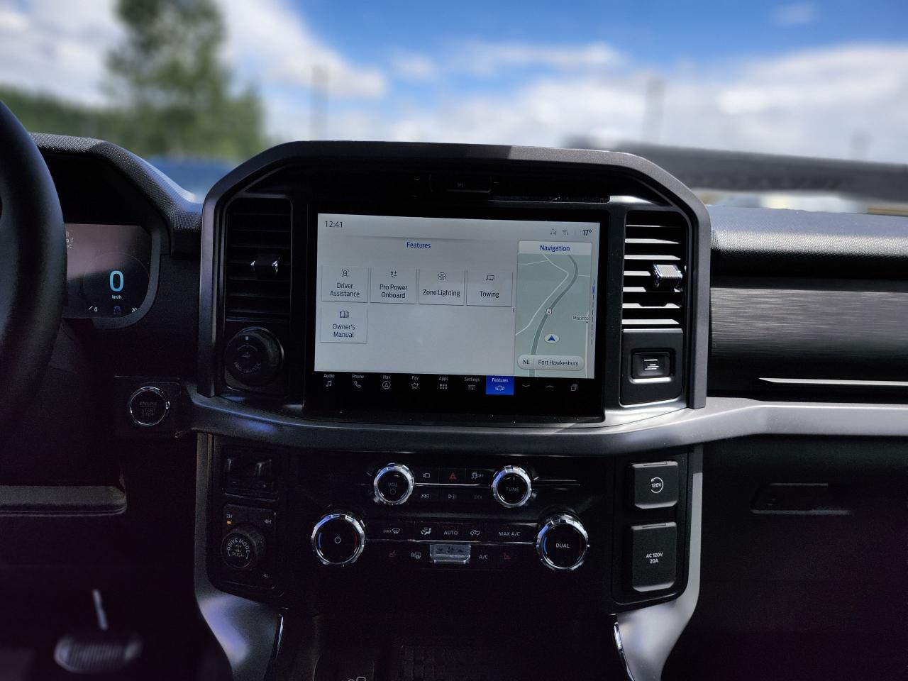2025 Ford F-150 XLT 4WD SuperCrew 5.5' Box Photo5