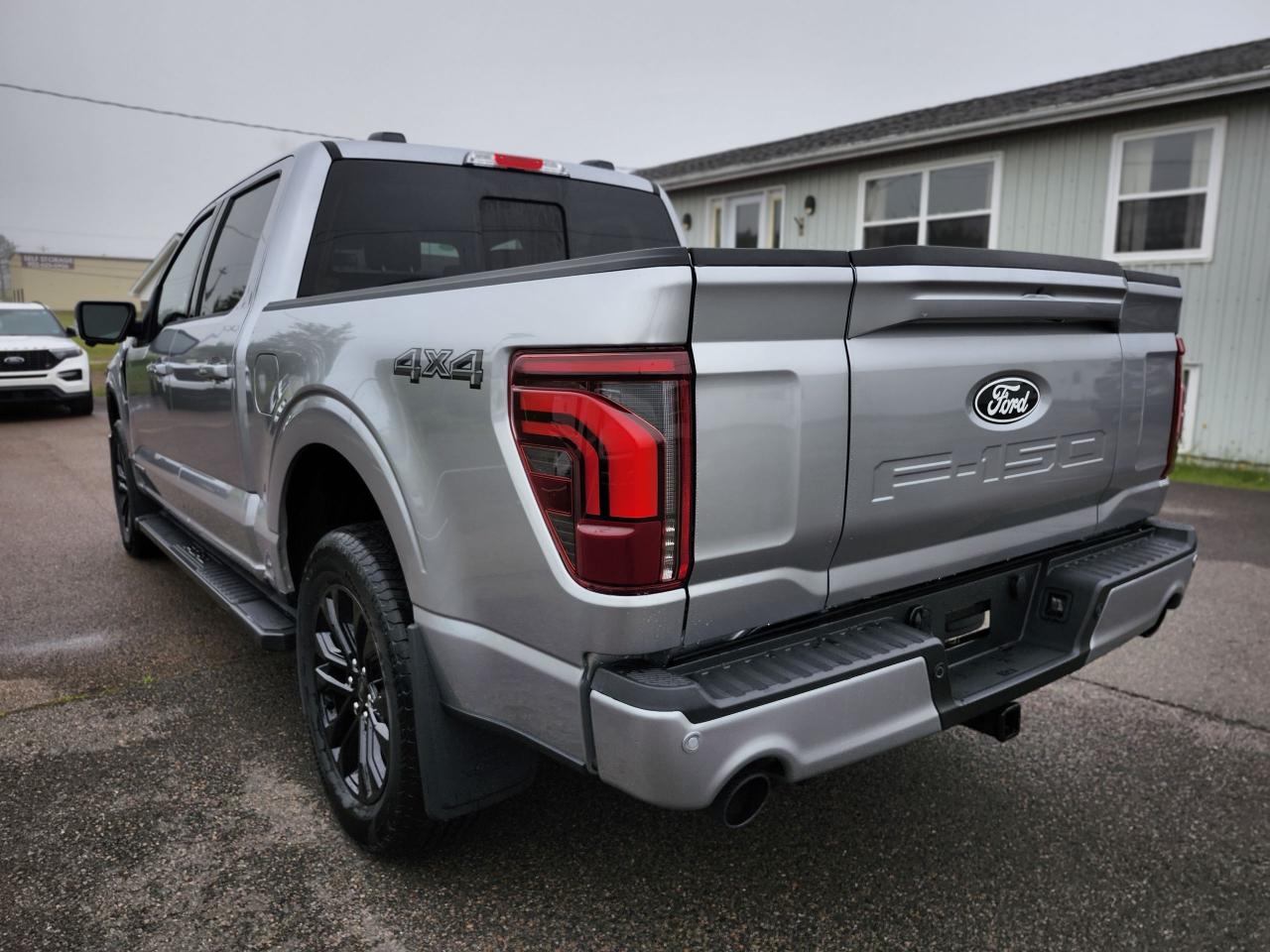 2025 Ford F-150 Lariat 4WD SuperCrew 5.5' Box Photo5