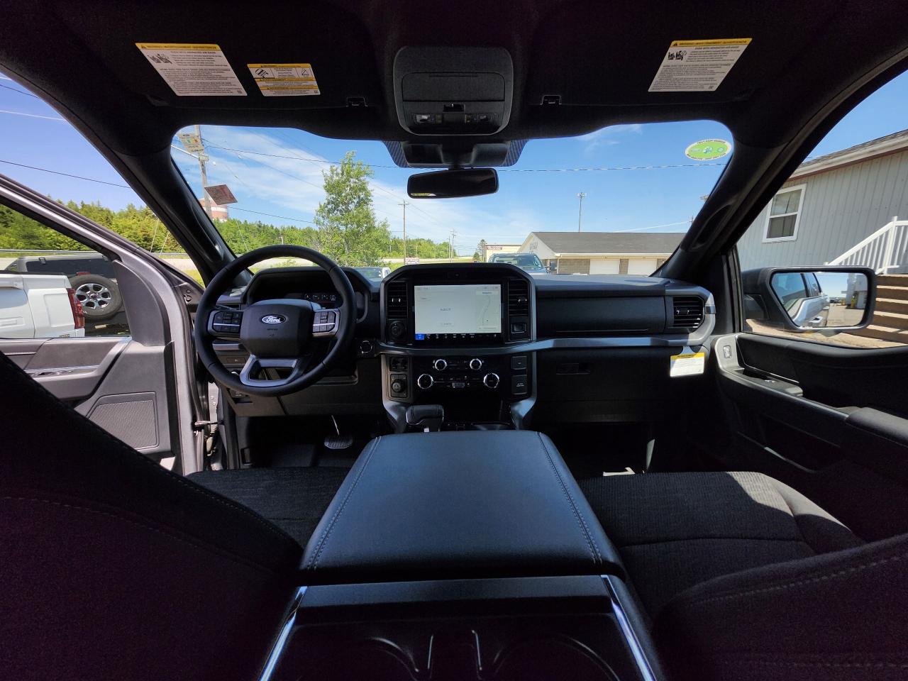 2025 Ford F-150 XLT 4WD SuperCrew 5.5' Box Photo5