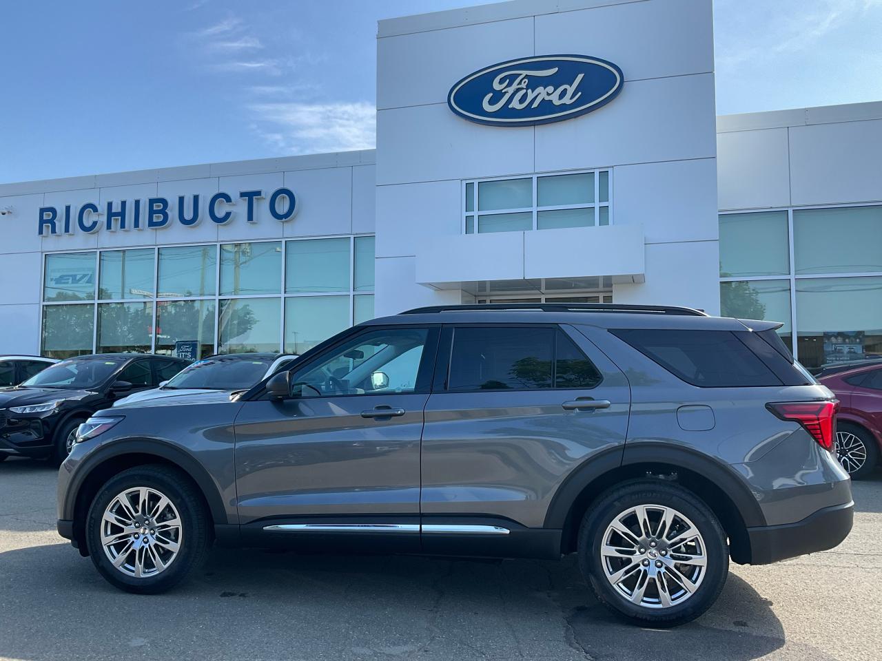 2025 Ford Explorer ACTIVE Photo4