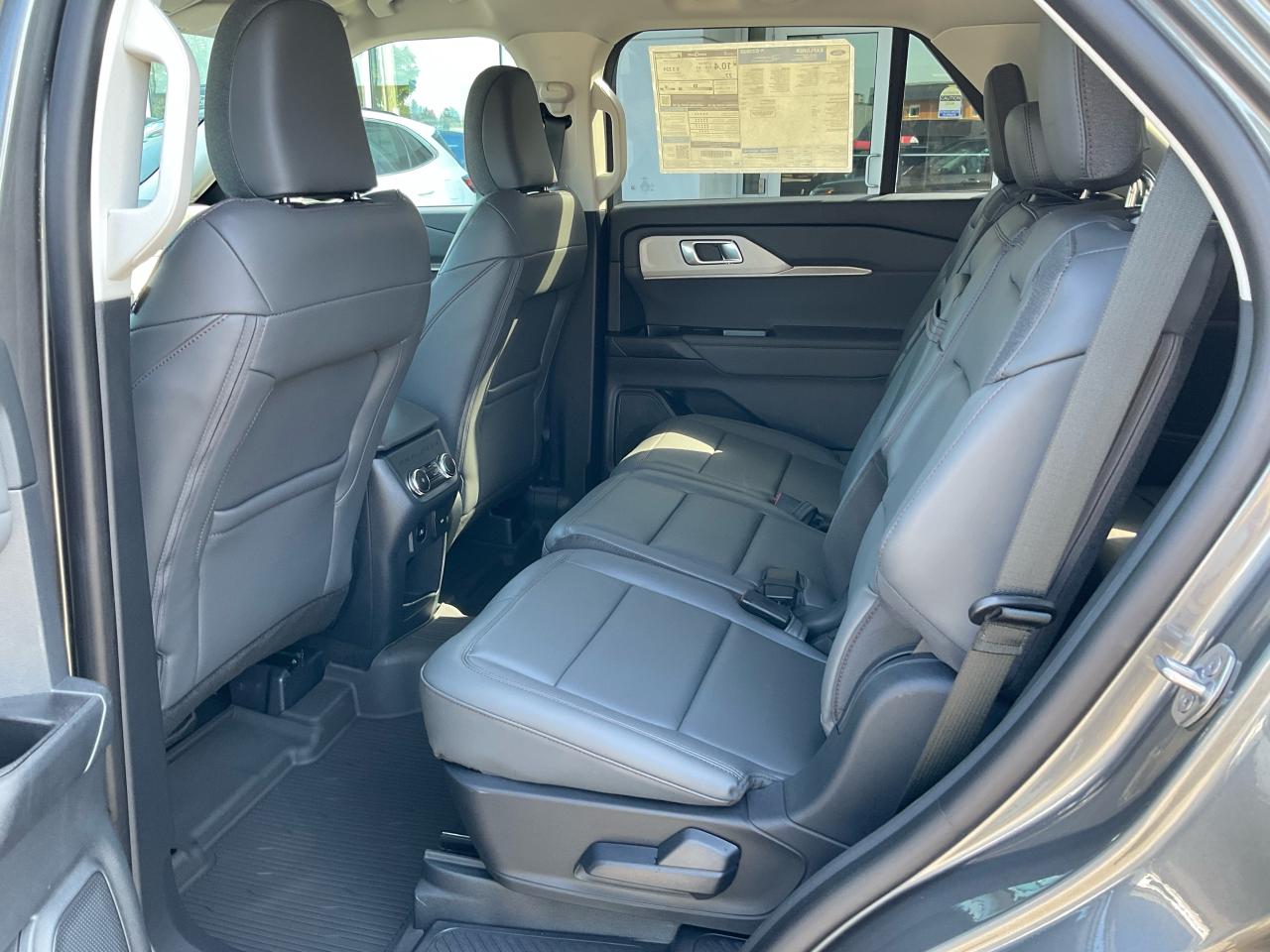 2025 Ford Explorer ACTIVE Photo5