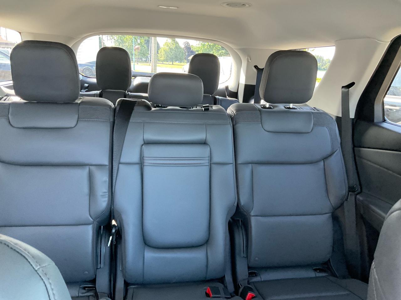 2025 Ford Explorer ACTIVE Photo5