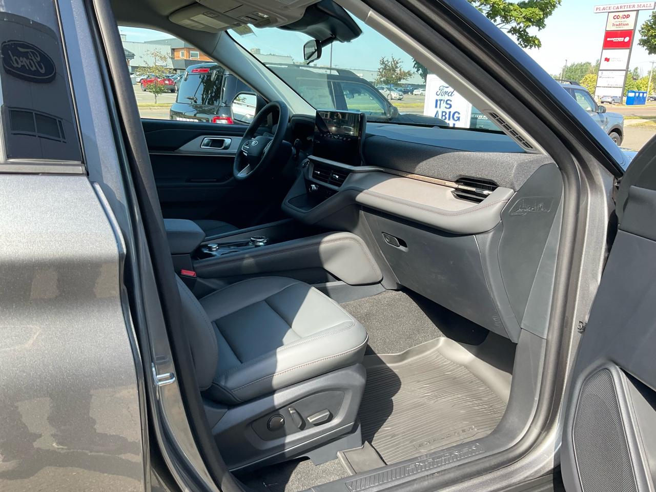 2025 Ford Explorer ACTIVE Photo5