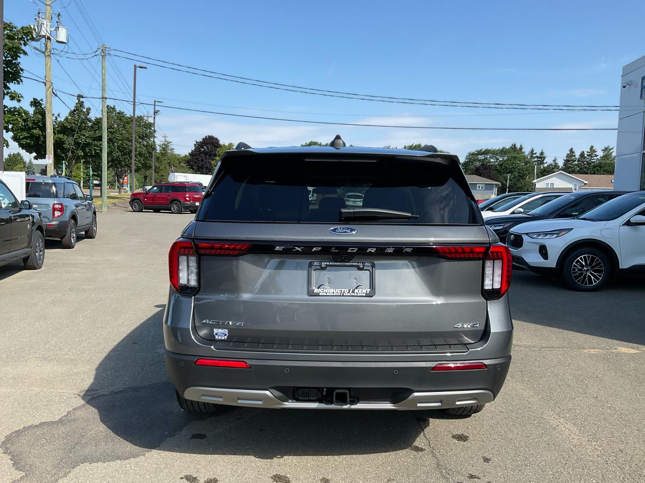 2025 Ford Explorer ACTIVE Photo5