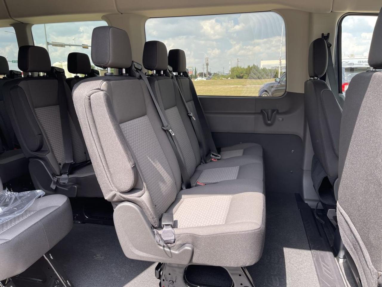 2025 Ford Transit Passenger Wagon XLT 302A Photo5