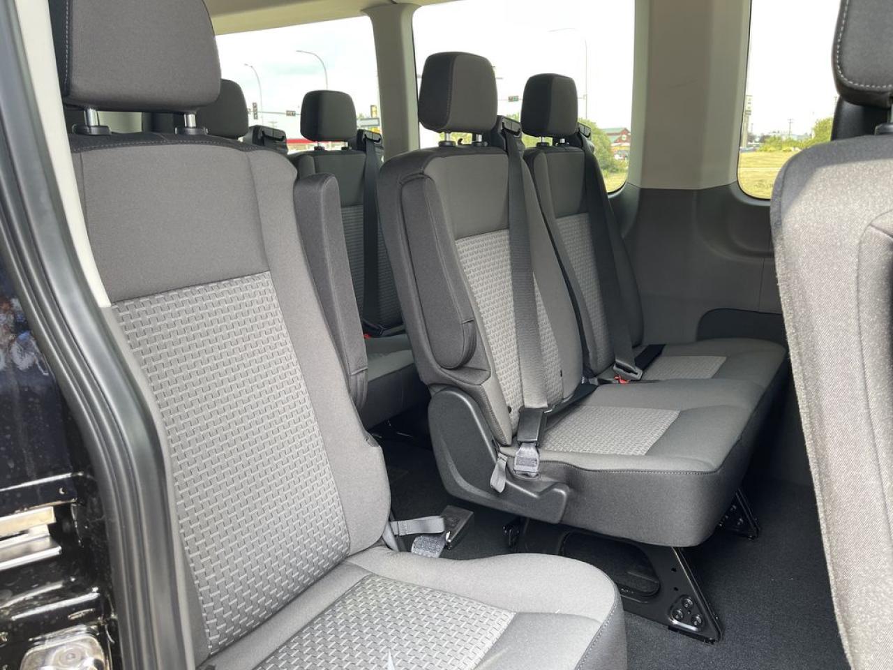 2025 Ford Transit Passenger Wagon XLT 302A Photo5
