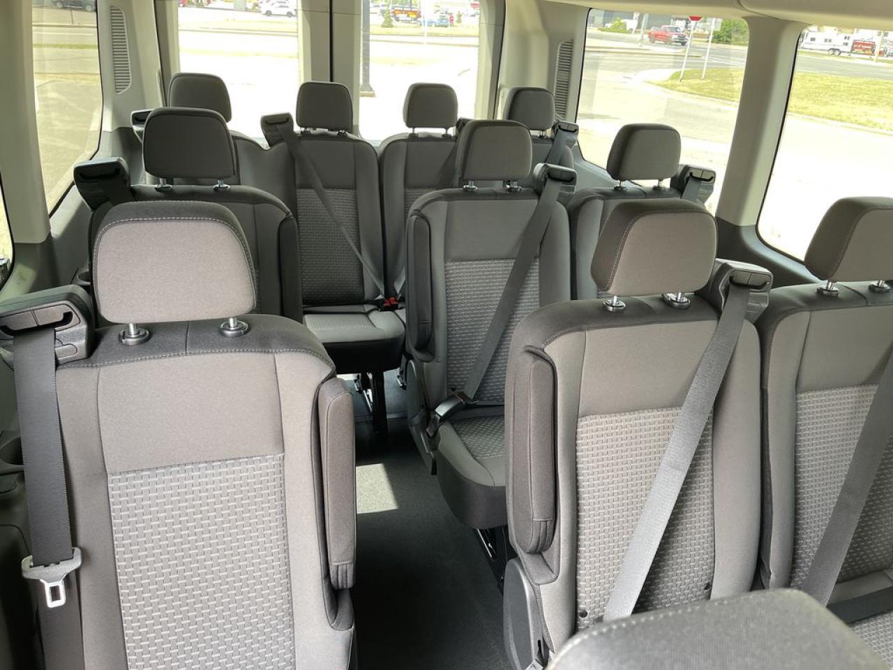 2025 Ford Transit Passenger Wagon XLT 302A Photo5