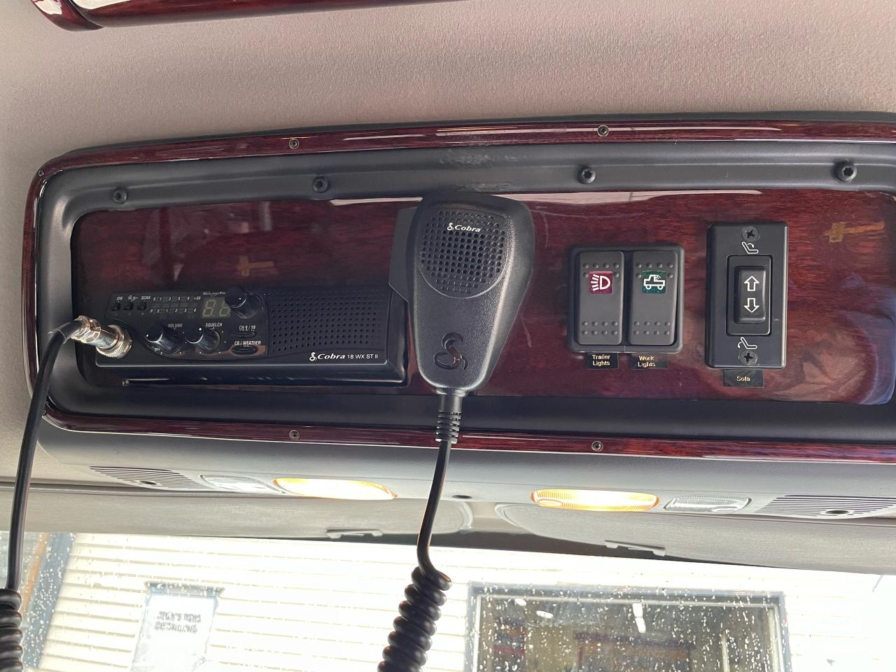 2017 Freightliner M2106 Sport Chasis Photo18