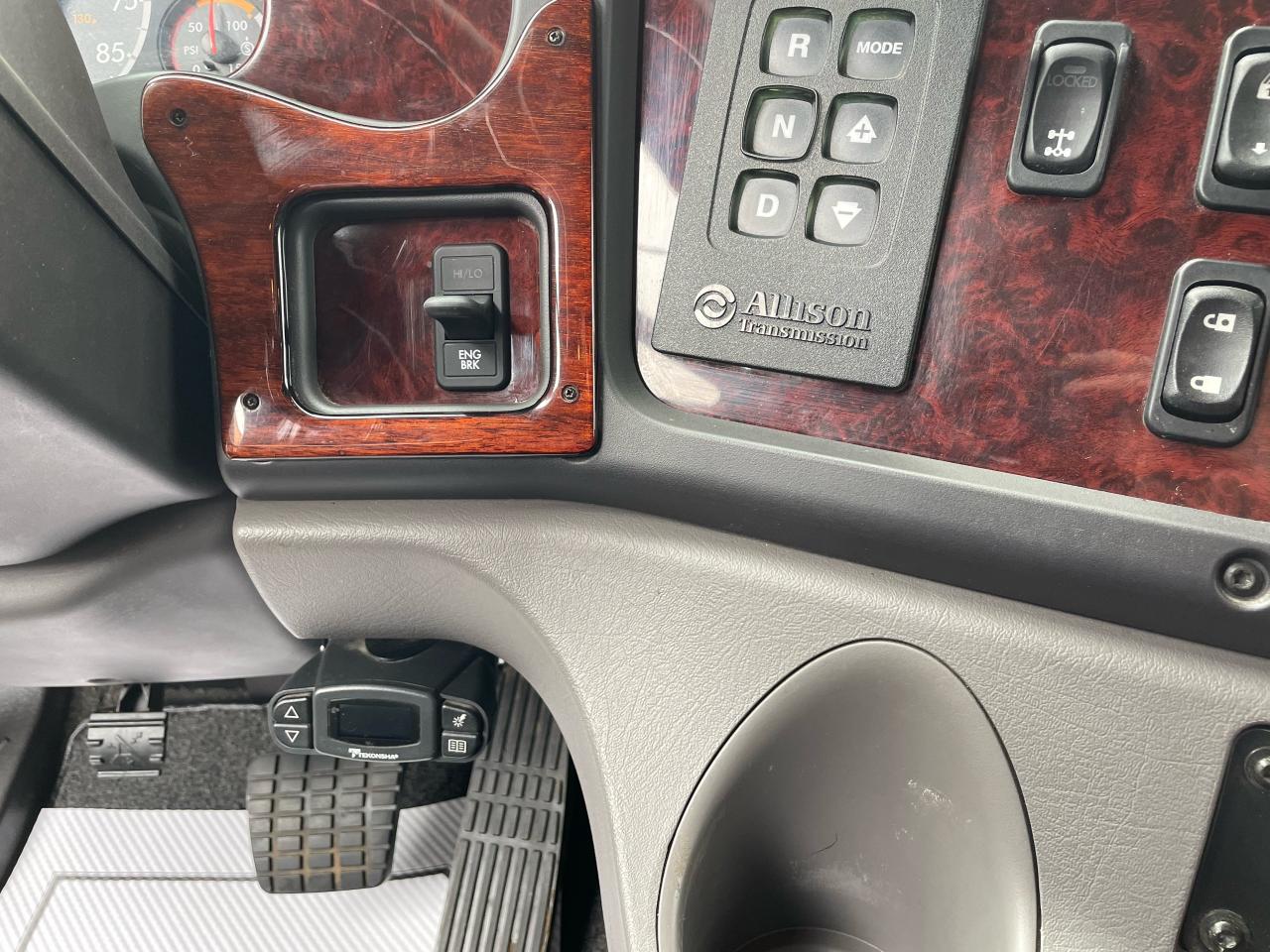 2017 Freightliner M2106 Sport Chasis Photo13