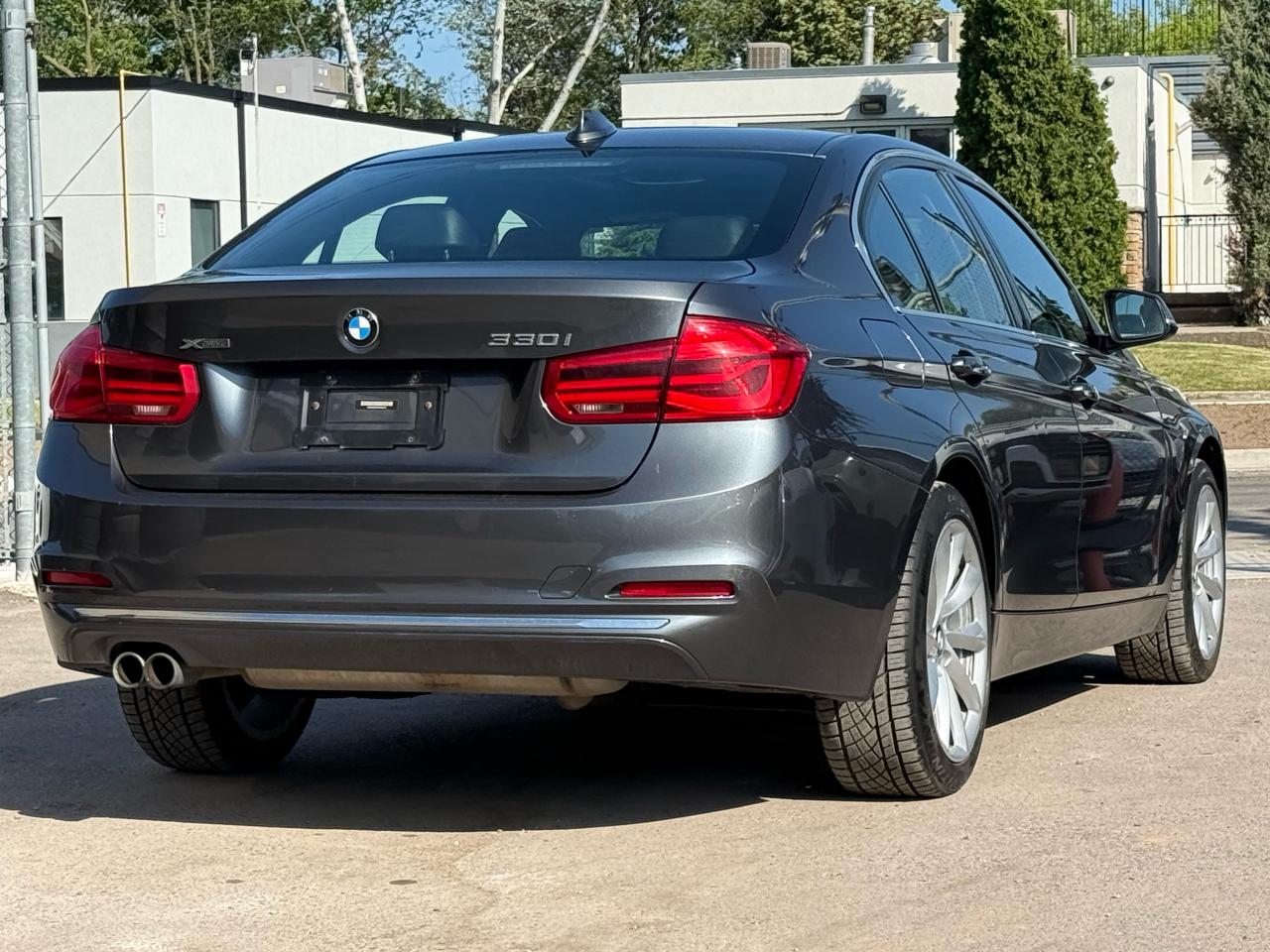 2017 BMW 3 Series 330i xDrive - Photo #3