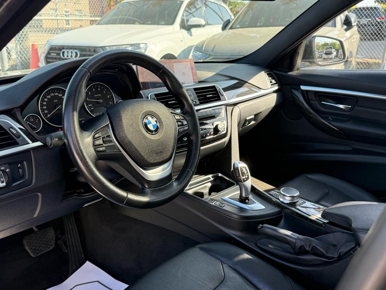 2017 BMW 3 Series 330i xDrive - Photo #6