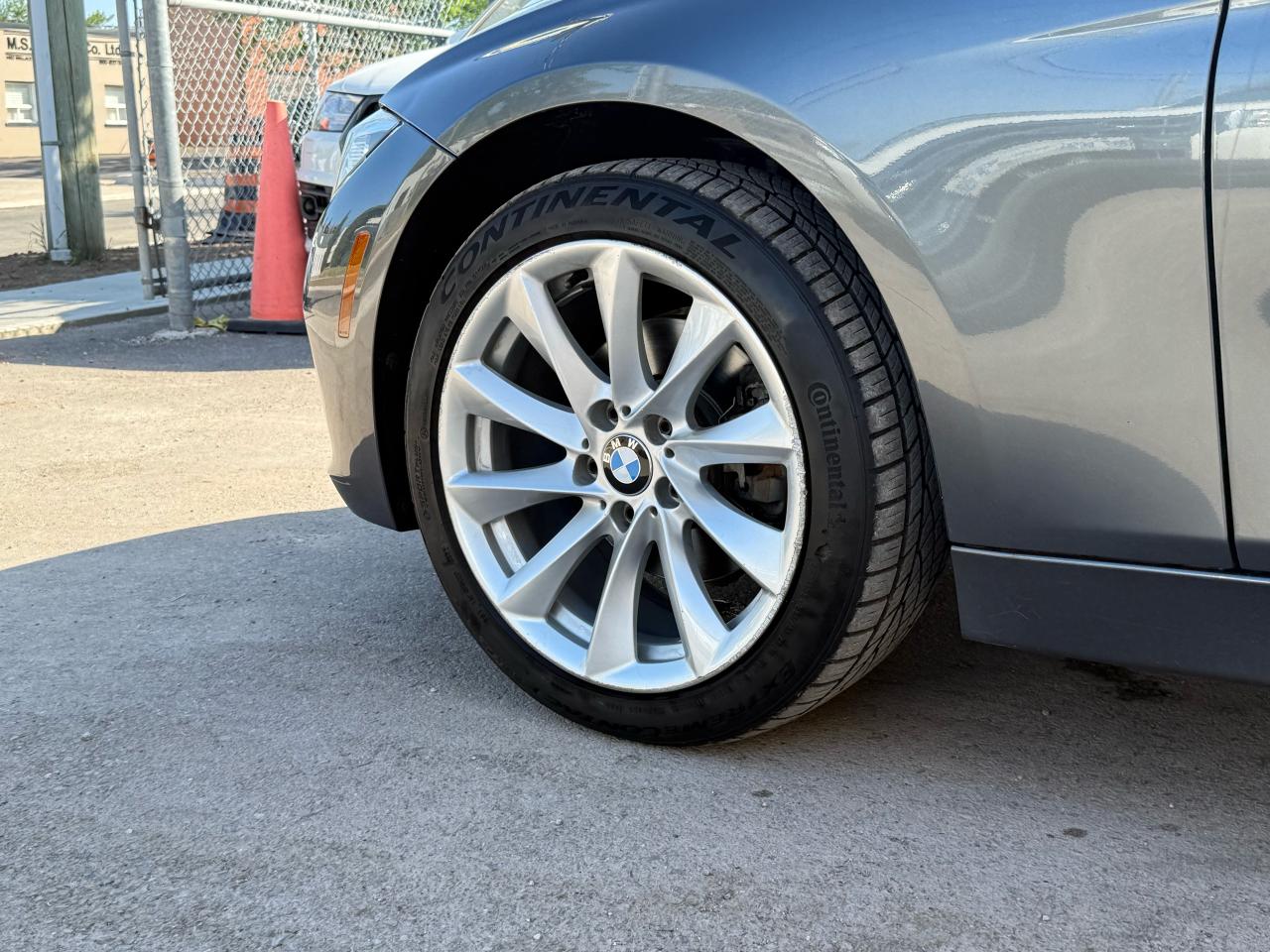 2017 BMW 3 Series 330i xDrive - Photo #16