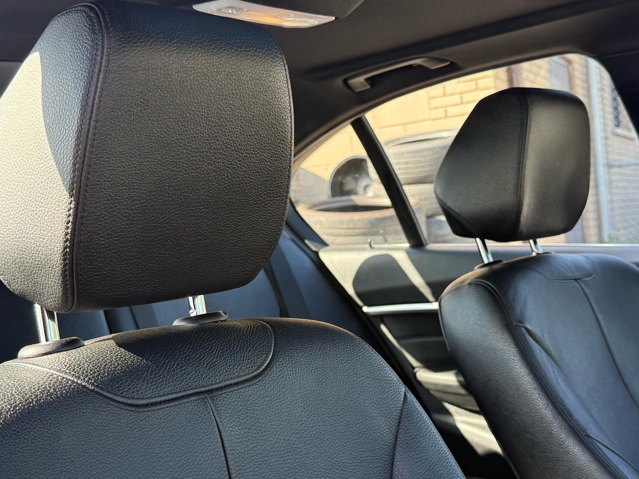 2017 BMW 3 Series 330i xDrive - Photo #12