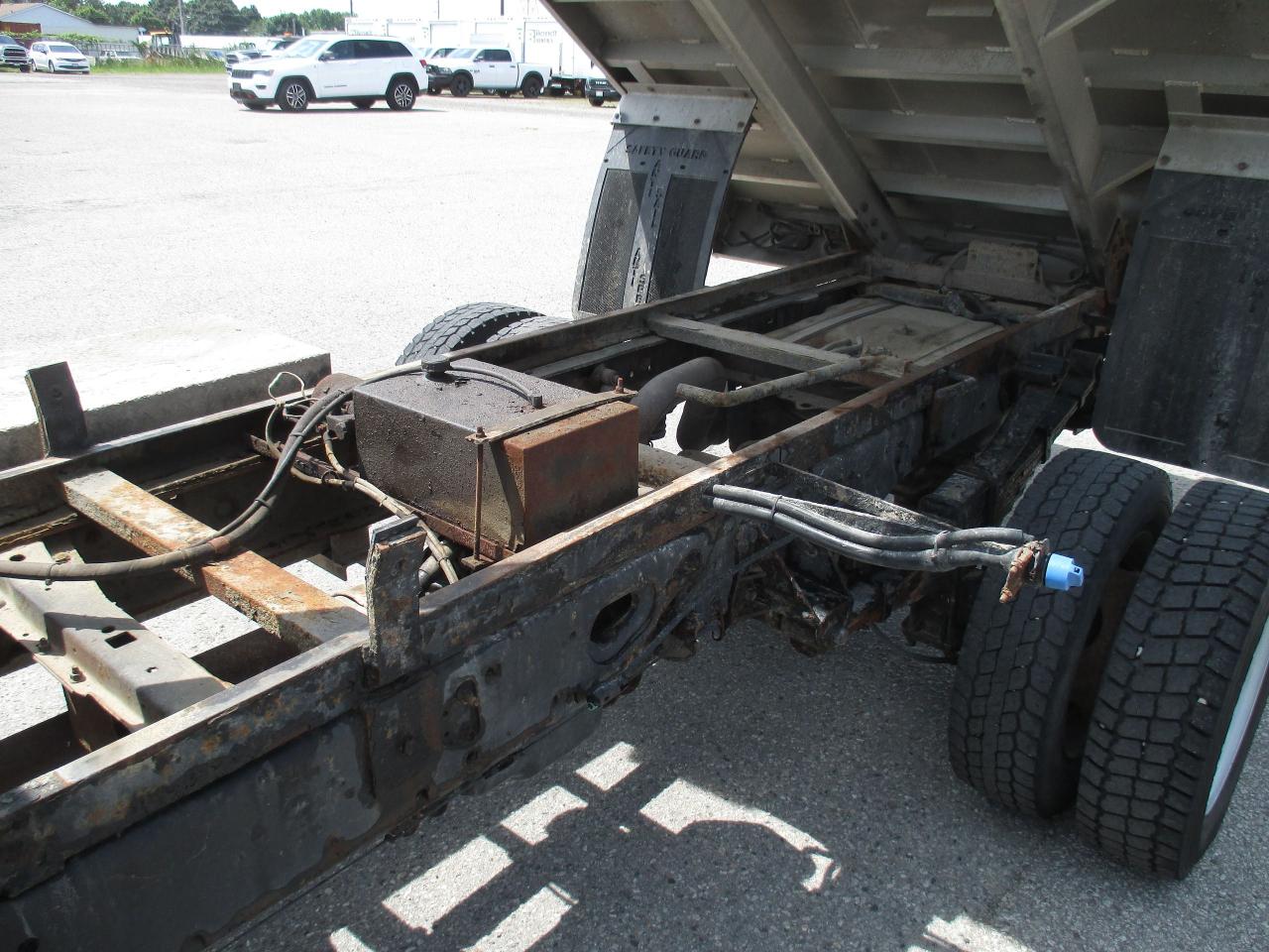 2012 Ford F-550 XLT - Photo #12