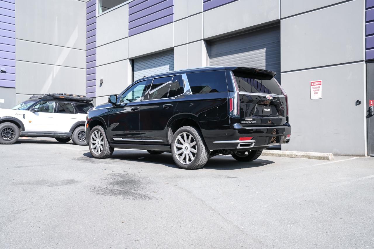 2023 Cadillac Escalade 4WD Premium Luxury Platinum - Photo #4