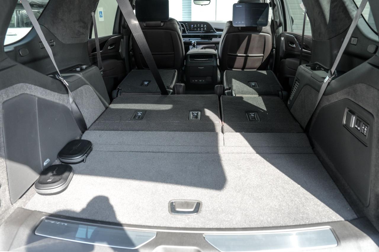 2023 Cadillac Escalade 4WD Premium Luxury Platinum - Photo #17